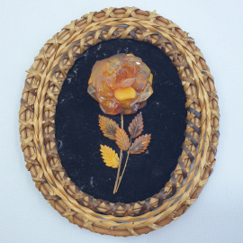 Овальное сувенирное панно-плетение из янтаря, размеры 17х15см